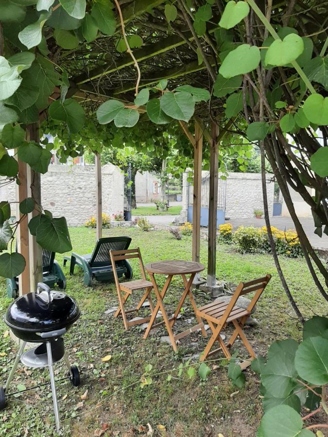 Bel Appartement Renove Dans Maison Bigourdane Pouzac Exterior photo